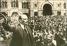 Lenin durante un comizio