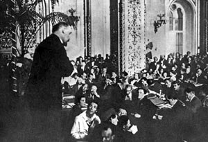 Lenin in una assemblea